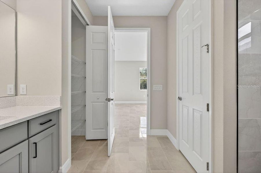 Furnished interior view inside a new home in , Mount Dora (Image 5).