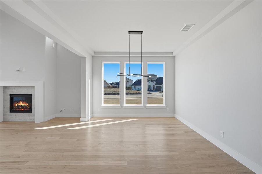 Spacious, unfurnished interior of a new home in Quail Hollow, Rockwall (Image 38).