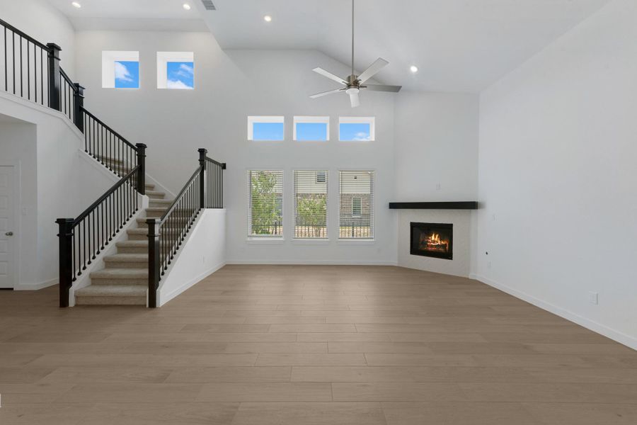 Spacious, unfurnished interior of a new home in Grand Mason Crossing, Katy (Image 25).