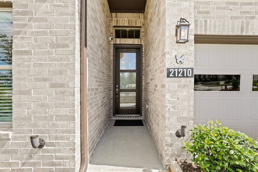 Exterior details and patio area of a home in Nolina, Georgetown (Image 21).