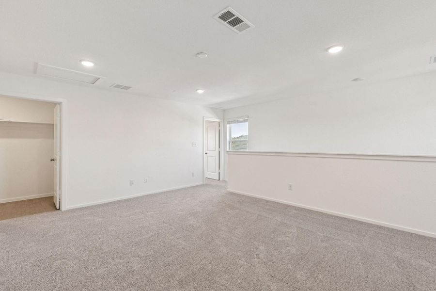 Spacious, unfurnished interior of a new home in Montgomery Bend, Montgomery (Image 22).