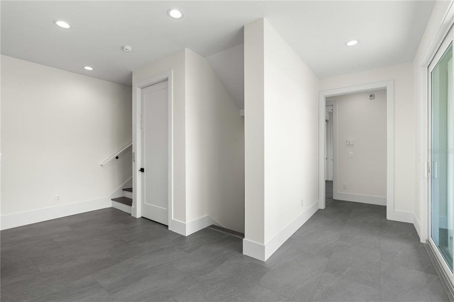 Spacious, unfurnished interior of a new home in , New Smyrna Beach (Image 23).