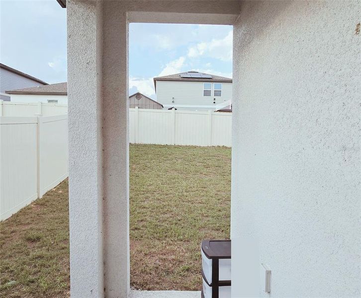 Exterior details and patio area of a home in , Haines City (Image 12).