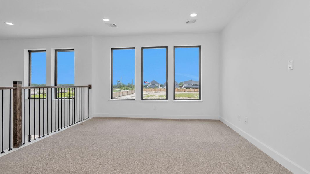 Spacious, unfurnished interior of a new home in Midline, Houston (Image 8).