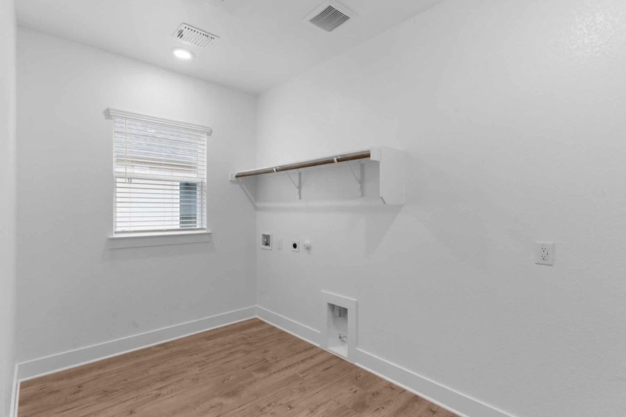 Spacious, unfurnished interior of a new home in Broken Oak, Georgetown (Image 17).