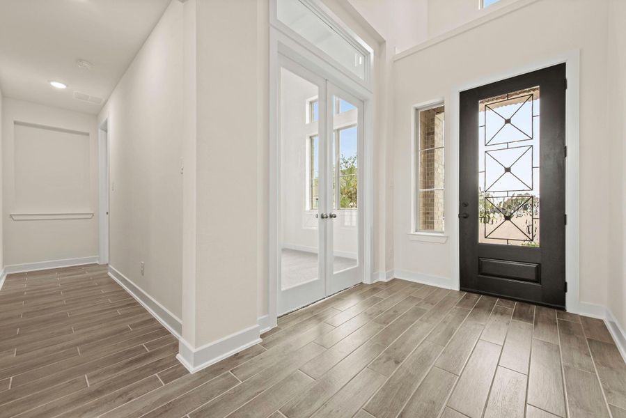 Spacious, unfurnished interior of a new home in Candela – 60', Richmond (Image 17).