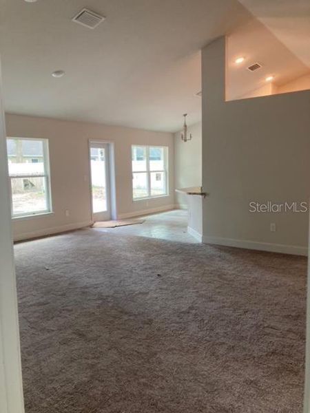 Spacious, unfurnished interior of a new home in , Ocala (Image 5).