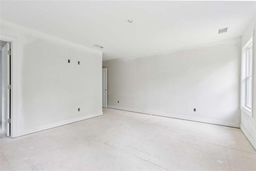 Spacious, unfurnished interior of a new home in Whitestone, Douglasville (Image 26).