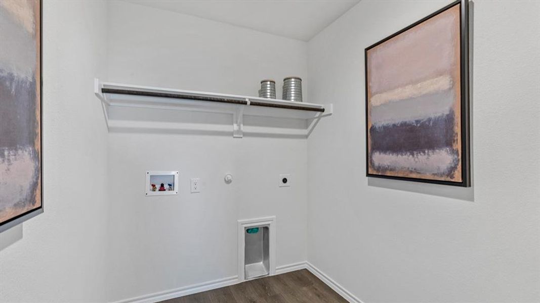 Spacious, unfurnished interior of a new home in Bel Air Village, Sherman (Image 17).