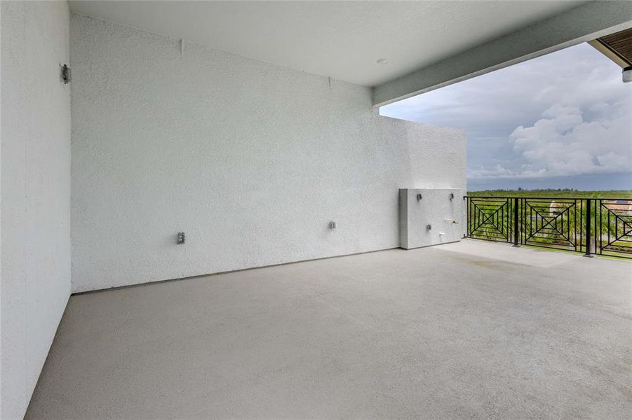 Exterior details and patio area of a home in , Ruskin (Image 24).