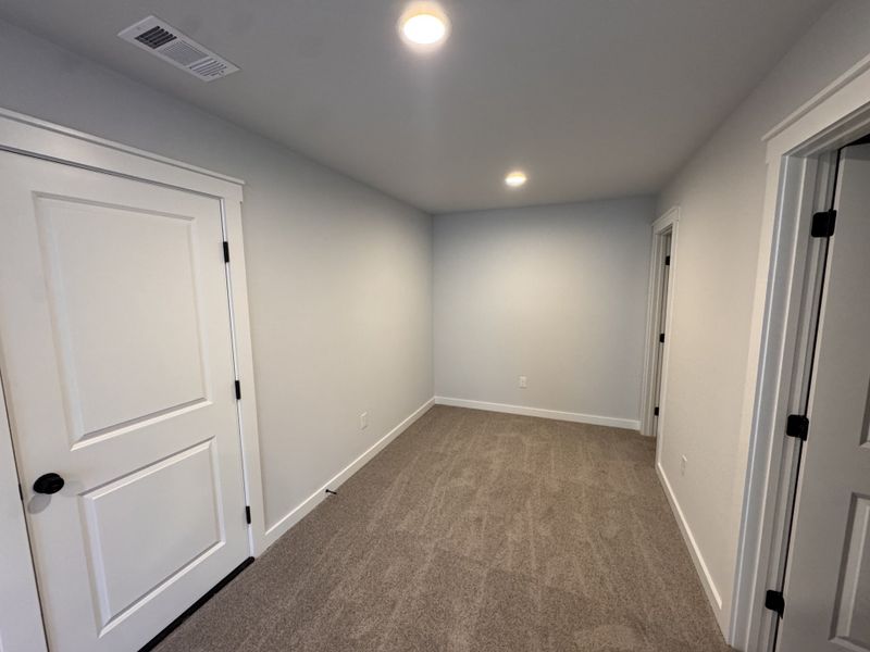 Spacious, unfurnished interior of a new home in The Greens at Legacy Townhomes, Springfield (Image 19).