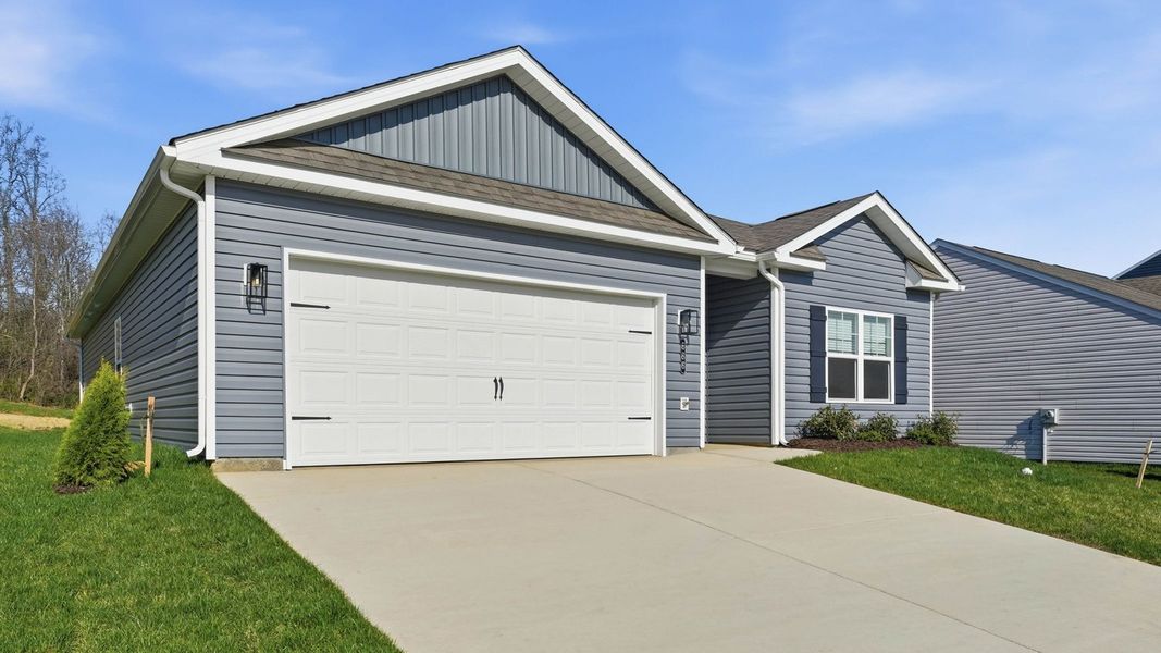 Front exterior of a new home in Saint Andrews Garth, Kingsport, TN, highlighting curb appeal (Image 2).