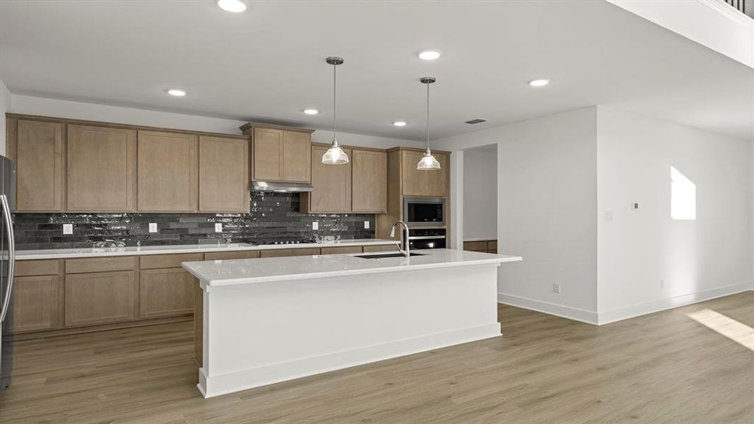 08. 1436 Waterford - Kitchen (2)