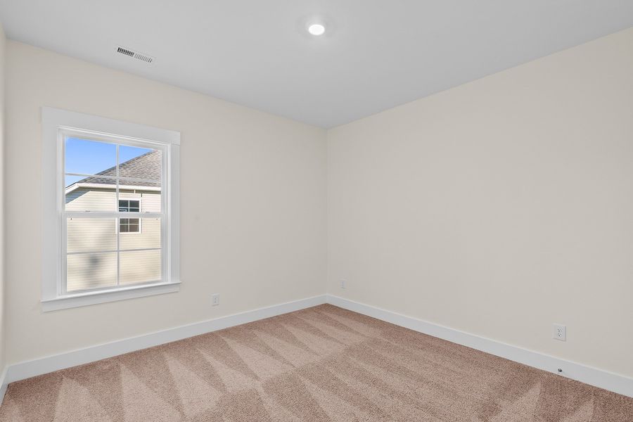 Spacious, unfurnished interior of a new home in Fieldstone, Lexington (Image 42).