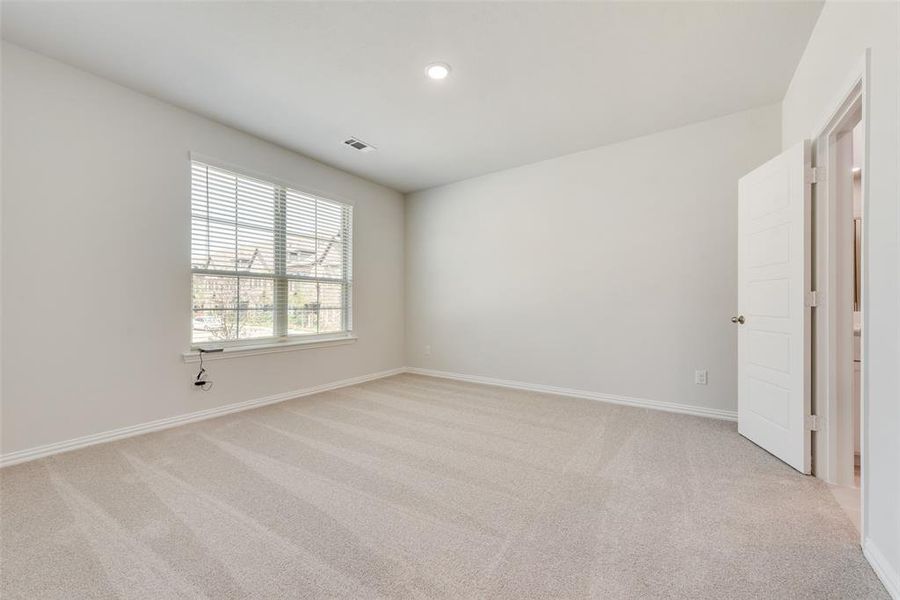 Spacious, unfurnished interior of a new home in Wade Settlement Townhomes, Frisco (Image 16). Spacious, unfurnished interior of a new home in Wade Settlement Townhomes, Frisco (Image 16).