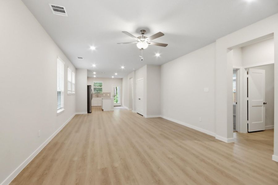 Spacious, unfurnished interior of a new home in Audubon, Magnolia (Image 10).