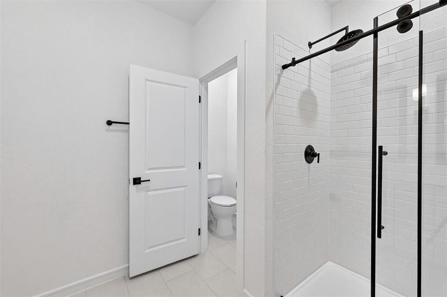 Furnished interior view inside a new home in Caldwell Lakes, Dallas (Image 12).