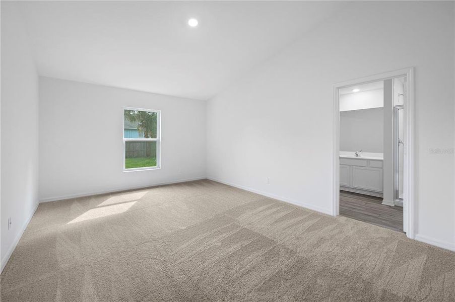 Spacious, unfurnished interior of a new home in , Port Charlotte (Image 10).