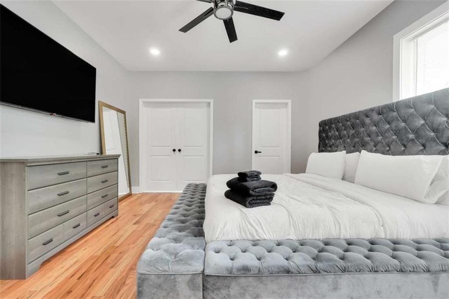 Furnished interior view inside a new home in , Atlanta (Image 19).