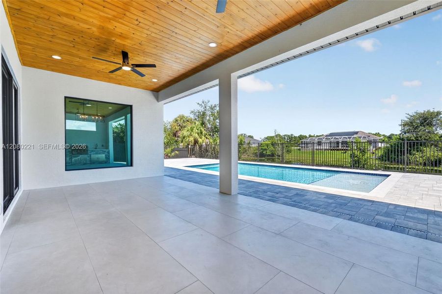 Exterior details and patio area of a home in , Cape Coral (Image 40).
