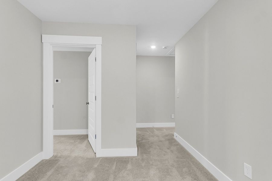 Spacious, unfurnished interior of a new home in Lochton, Summerville (Image 35).