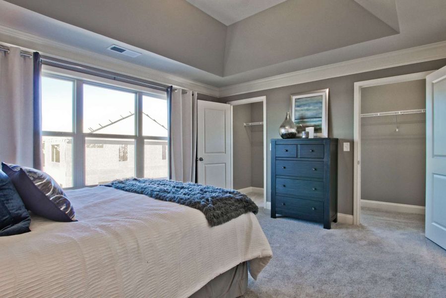 Representative furnished interior of a home built from the Barwick by KM Homes in Nickel Creek at Newnan Crossing, Newnan (Image 12).