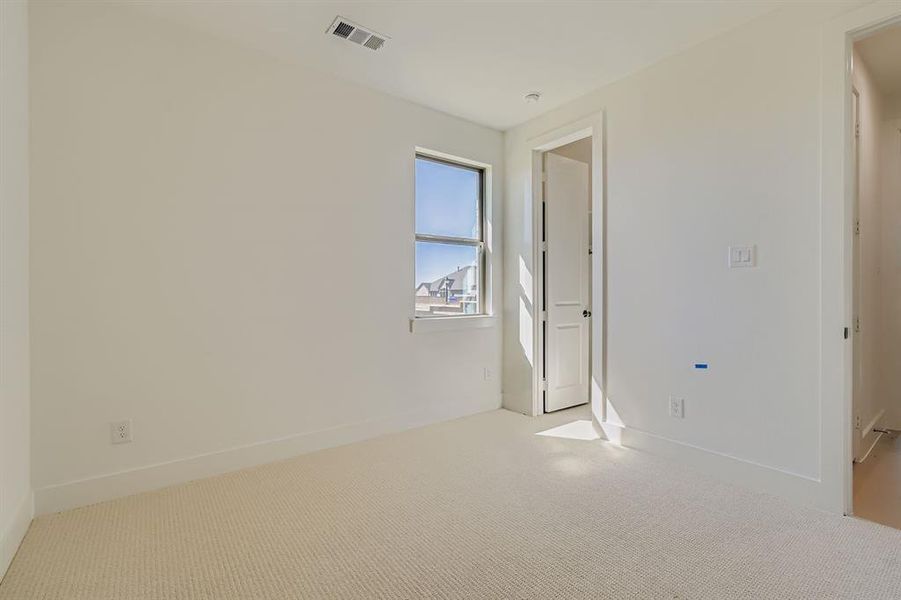 Image 24 of a home in Reunion 70s. Image 24 of a home in Reunion 70s.