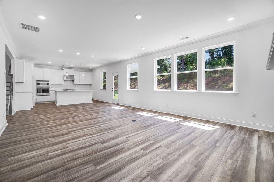Spacious, unfurnished interior of a new home in Bailey Fence, Dacula (Image 18).