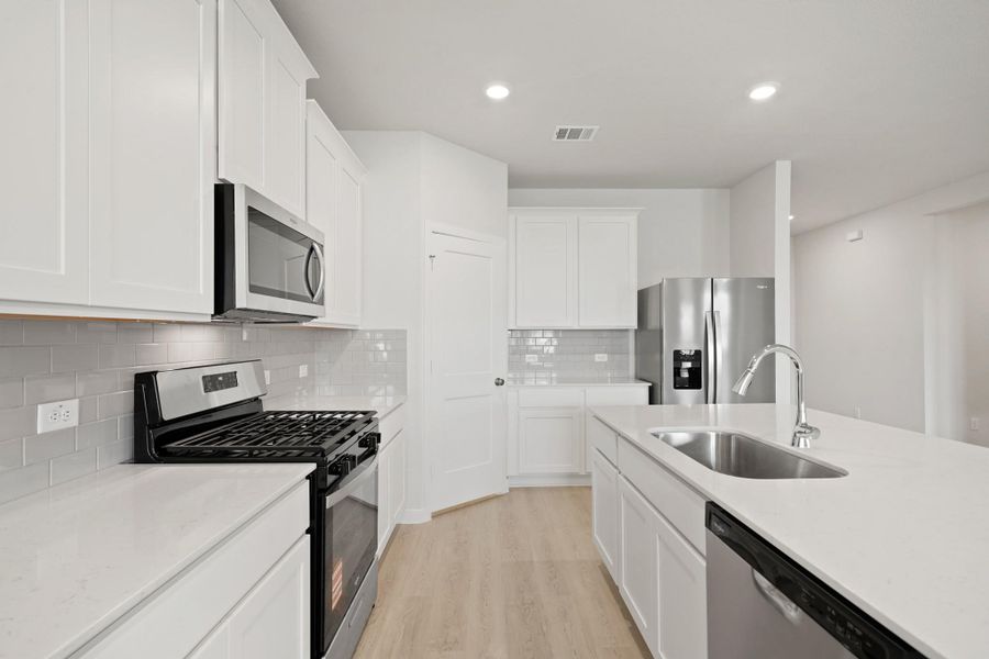 Furnished interior view inside a new home in Russell Ranch, Bay City (Image 7).
