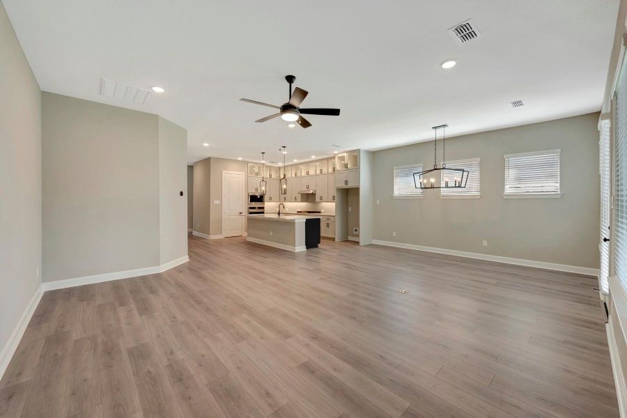 Spacious, unfurnished interior of a new home in Riceland - Summit Collection, Mont Belvieu (Image 16).