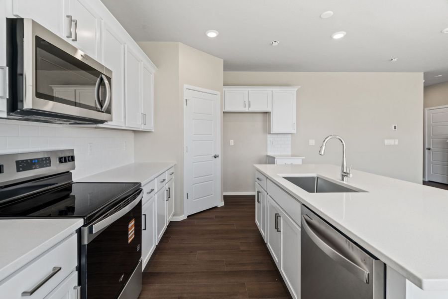Furnished interior view inside a new home in Wolf Creek Run West, Strasburg (Image 9).