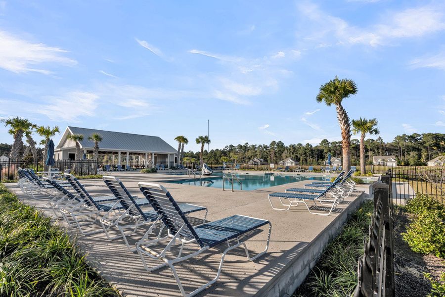 Community amenities in French Quarter Creek, Huger (Image 50).