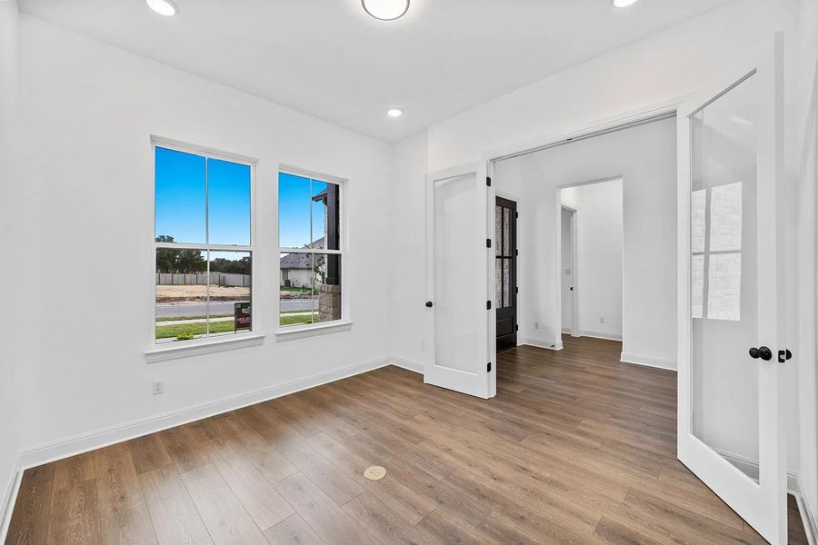 Grantley G home office