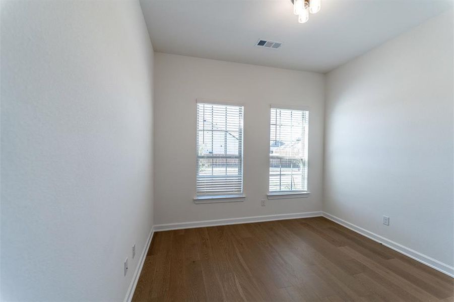 Spacious, unfurnished interior of a new home in Sonoma Verde, Rockwall (Image 15).