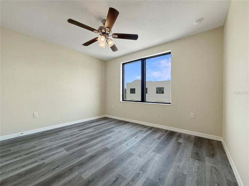 Spacious, unfurnished interior of a new home in , Tampa (Image 18).