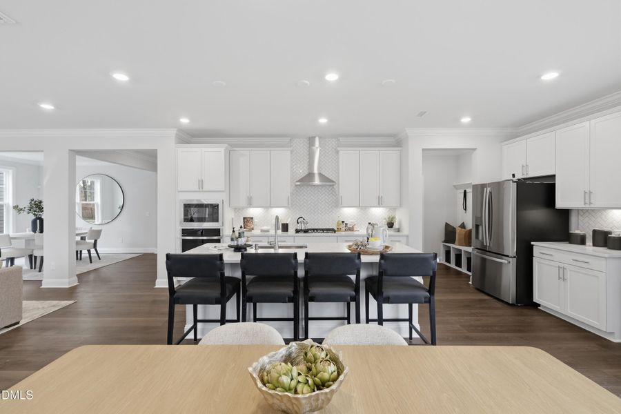 SUN_ShawRidge_Pic_EastmanIII_QMI_3_Kitch