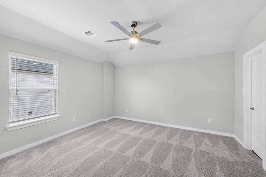 Spacious, unfurnished interior of a new home in Briarwood Crossing, Rosenberg (Image 25). Spacious, unfurnished interior of a new home in Briarwood Crossing, Rosenberg (Image 25).