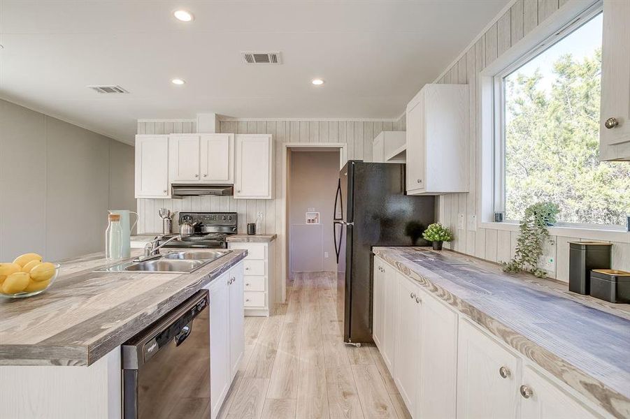 Furnished interior view inside a new home in , Granbury (Image 5). Furnished interior view inside a new home in , Granbury (Image 5).
