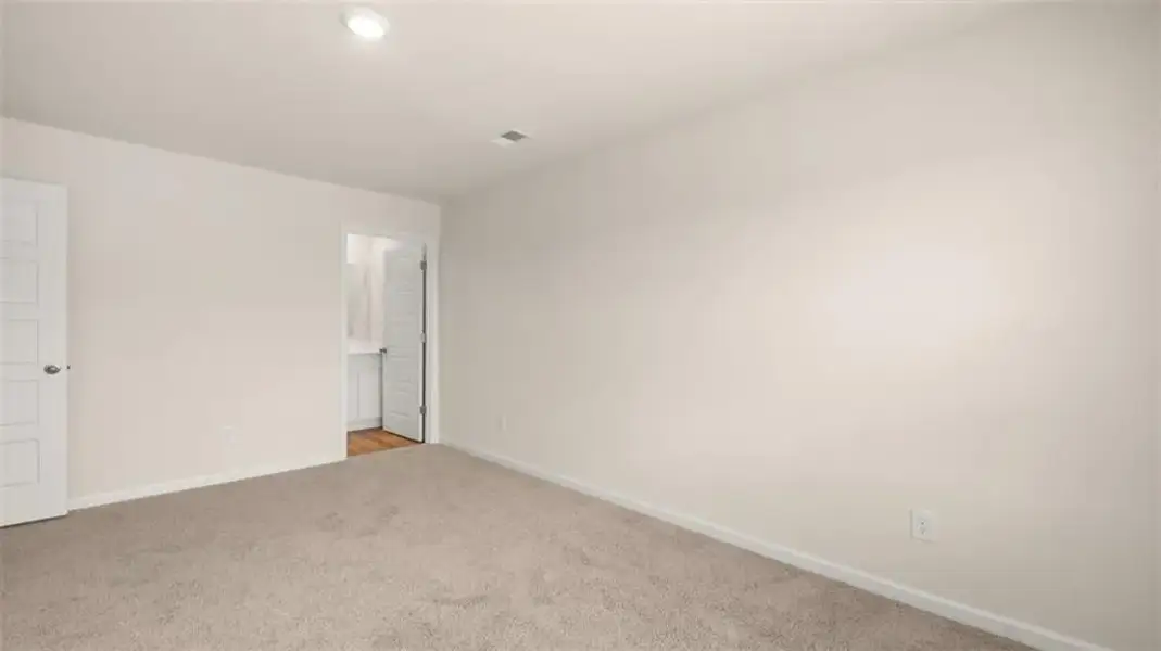 Spacious, unfurnished interior of a new home in The Gables at Agricultural Village, Perry (Image 17).