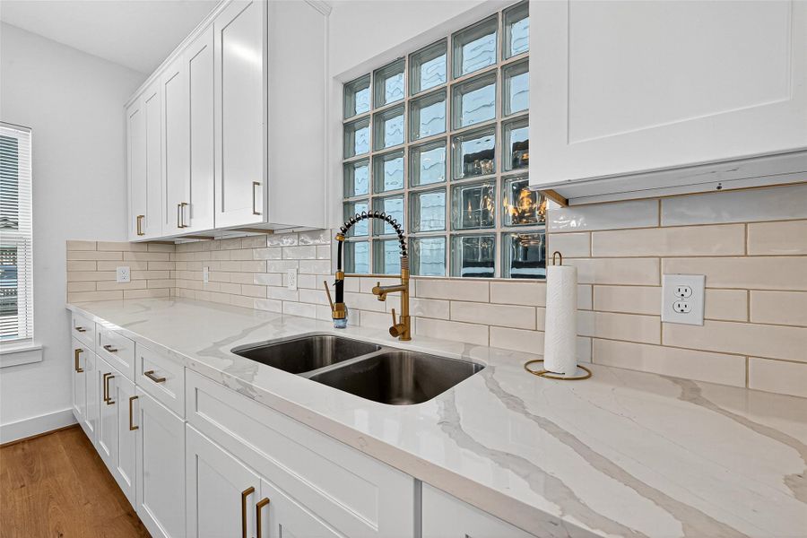 Close-up of interior finishes inside a home in , Houston (Image 13). Close-up of interior finishes inside a home in , Houston (Image 13).