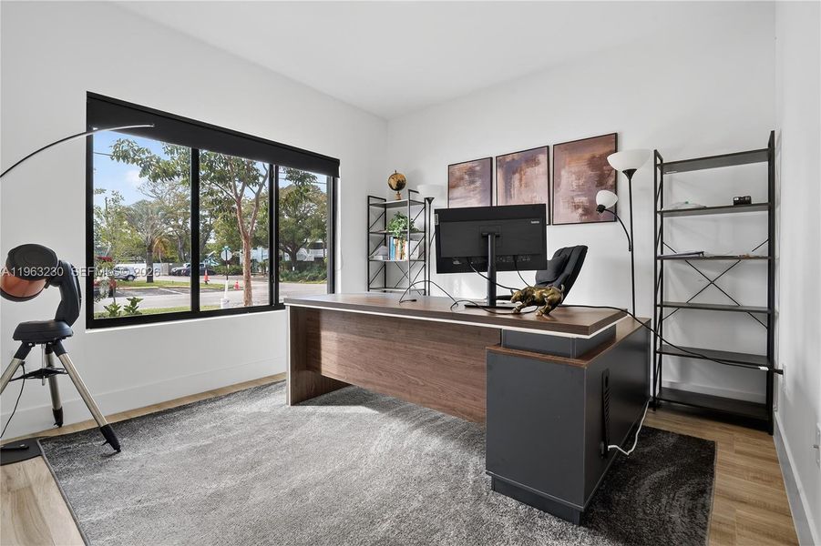 Furnished interior view inside a new home in , Fort Lauderdale (Image 39). Furnished interior view inside a new home in , Fort Lauderdale (Image 39).