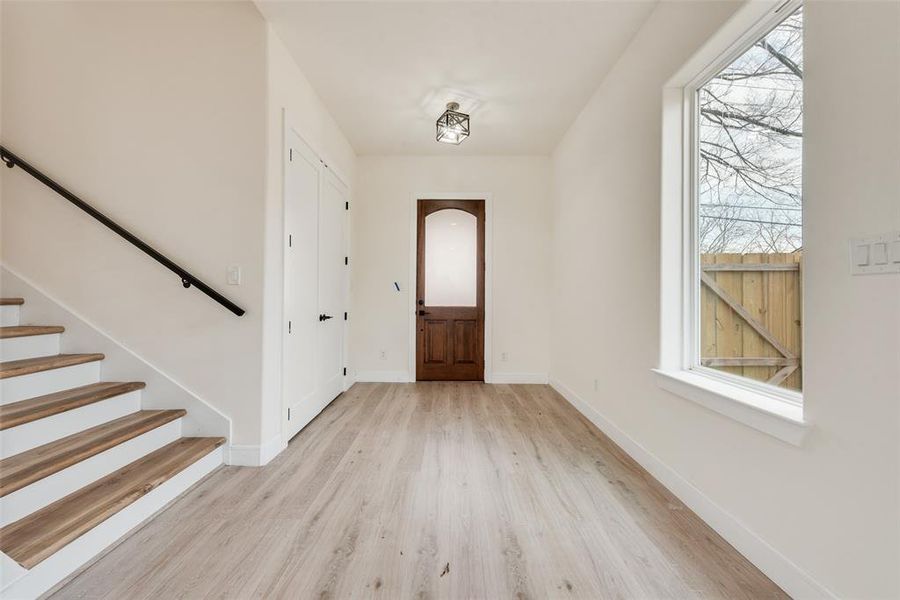 Spacious, unfurnished interior of a new home in , Dallas (Image 24).