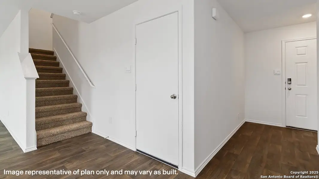 Image 44 of a home in Avenida.