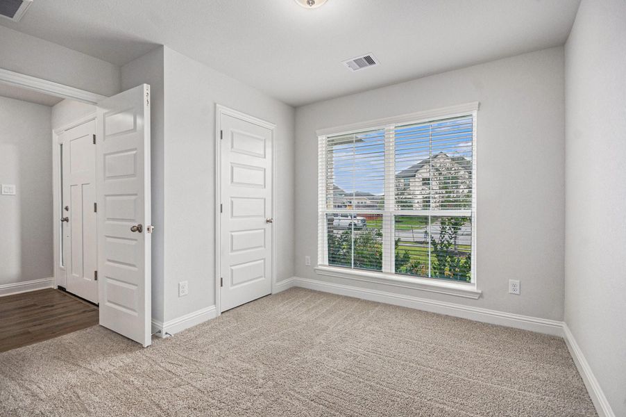 Spacious, unfurnished interior of a new home in Lago Mar, Texas City (Image 8). Spacious, unfurnished interior of a new home in Lago Mar, Texas City (Image 8).