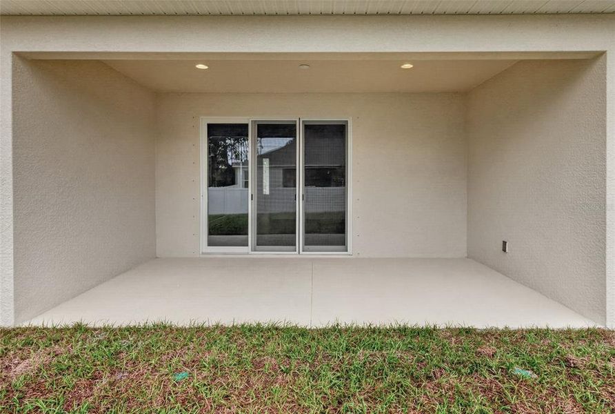 Exterior details and patio area of a home in , Palm Bay (Image 3).