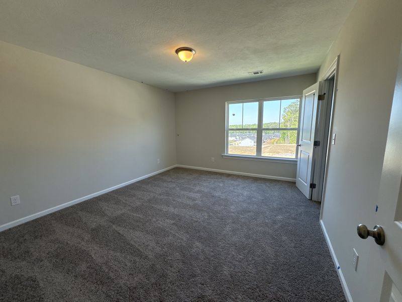 Spacious, unfurnished interior of a new home in Forrest Bluff, North Augusta (Image 28).