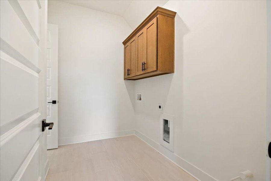 Spacious, unfurnished interior of a new home in Brooks Pond, Cumming (Image 17).