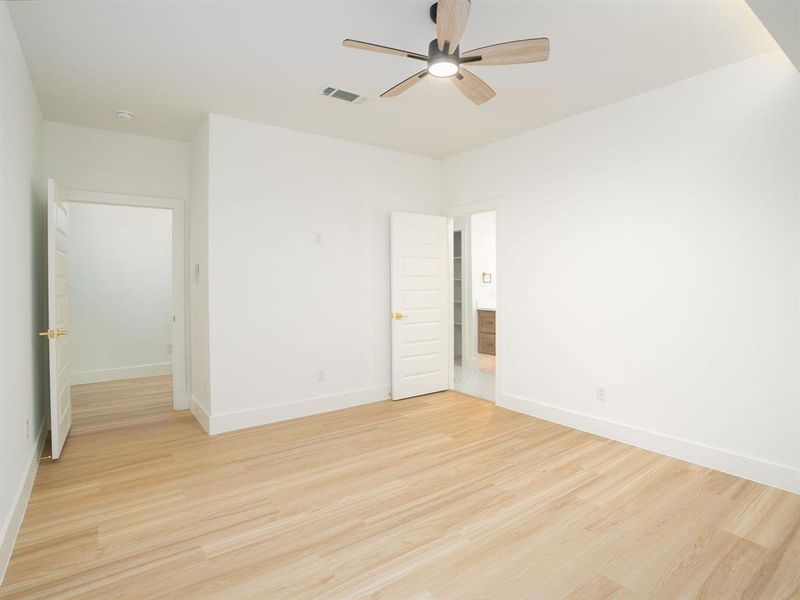 Spacious, unfurnished interior of a new home in , Dallas (Image 34). Spacious, unfurnished interior of a new home in , Dallas (Image 34).