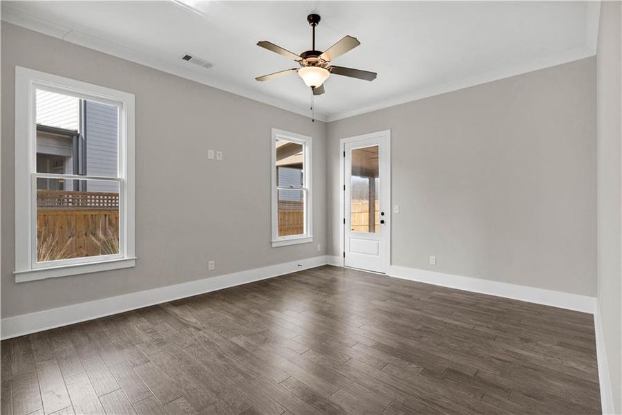 Spacious, unfurnished interior of a new home in Eastmore, Conyers (Image 29).