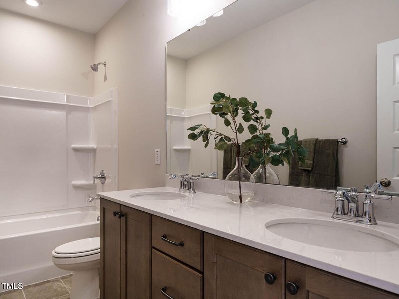 027-1280x960-bathroom